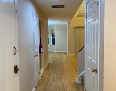 358 Greenfield Road - Photo Thumbnail 2