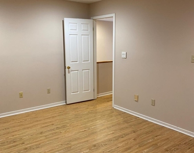 358 Greenfield Road - Photo Thumbnail 33