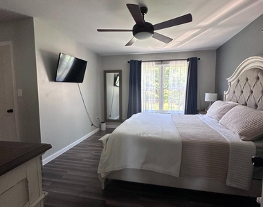 23 Washington Court - Photo Thumbnail 5
