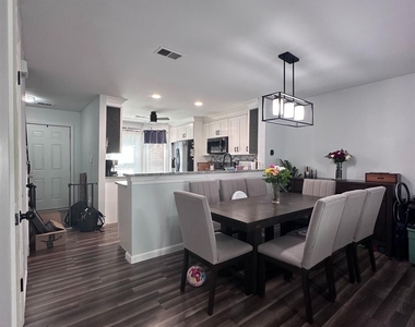 23 Washington Court - Photo Thumbnail 3