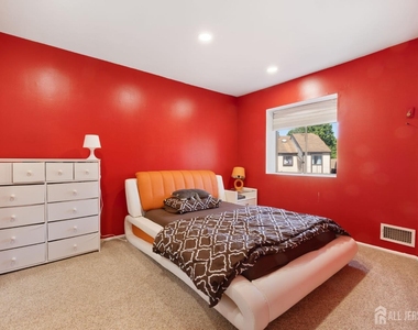 190 Goldmine Lane - Photo Thumbnail 10