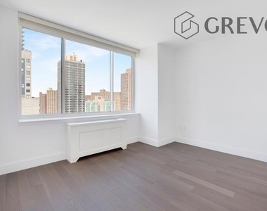 389 E 89th Street - Photo Thumbnail 5