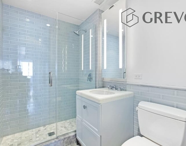 389 E 89th Street - Photo Thumbnail 6