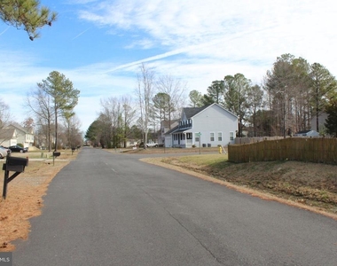 211 Dogwood Avenue - Photo Thumbnail 14