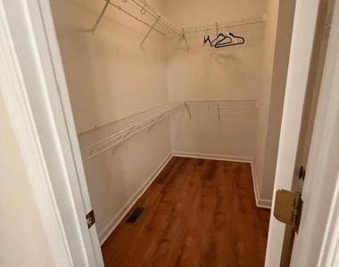 211 Dogwood Avenue - Photo Thumbnail 10