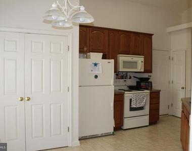 211 Dogwood Avenue - Photo Thumbnail 3
