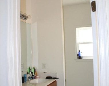 211 Dogwood Avenue - Photo Thumbnail 6