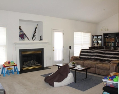 211 Dogwood Avenue - Photo Thumbnail 1