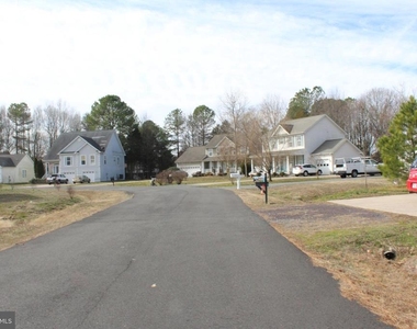 211 Dogwood Avenue - Photo Thumbnail 15