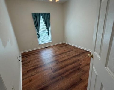 211 Dogwood Avenue - Photo Thumbnail 16
