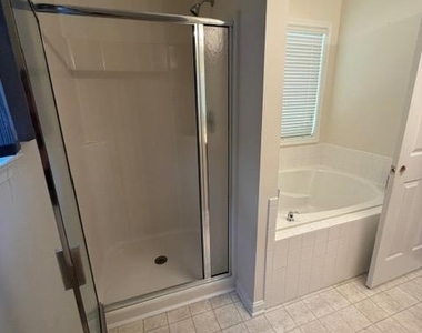 211 Dogwood Avenue - Photo Thumbnail 11
