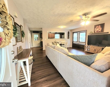 9 Mclaughlin Street - Photo Thumbnail 34