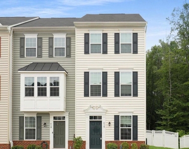 716 River Crest Way - Photo Thumbnail 1