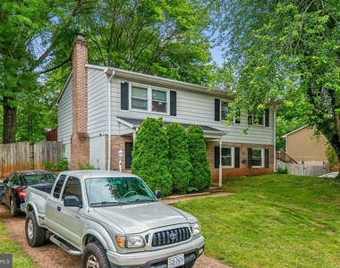 13911 Mapledale Avenue - Photo Thumbnail 1