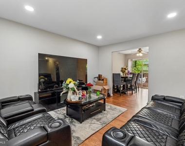 13911 Mapledale Avenue - Photo Thumbnail 7
