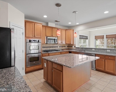 43527 Loudoun Barn Way - Photo Thumbnail 6