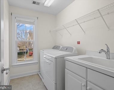 43527 Loudoun Barn Way - Photo Thumbnail 13