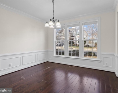 43527 Loudoun Barn Way - Photo Thumbnail 3