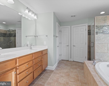 43527 Loudoun Barn Way - Photo Thumbnail 9