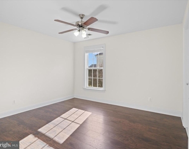 43527 Loudoun Barn Way - Photo Thumbnail 10