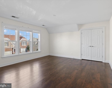 43527 Loudoun Barn Way - Photo Thumbnail 15