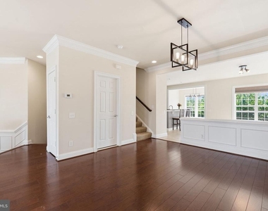 20661 Erskine Terrace - Photo Thumbnail 4