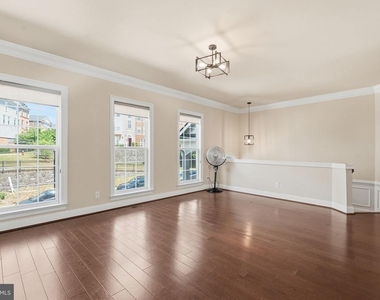 20661 Erskine Terrace - Photo Thumbnail 2