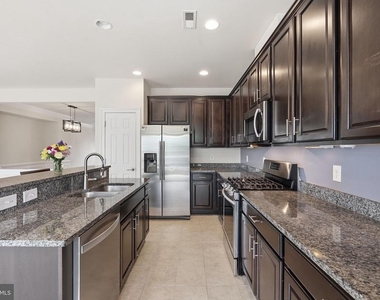 20661 Erskine Terrace - Photo Thumbnail 9