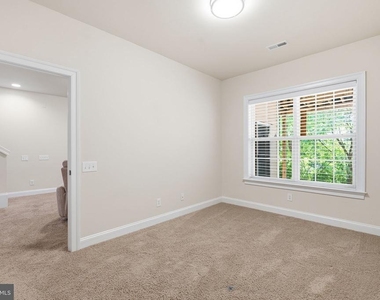 20661 Erskine Terrace - Photo Thumbnail 35