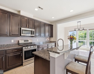 20661 Erskine Terrace - Photo Thumbnail 8