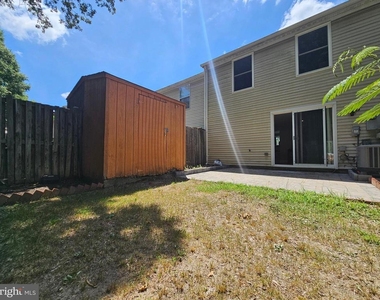 6902 Villa Del Rey Court - Photo Thumbnail 29