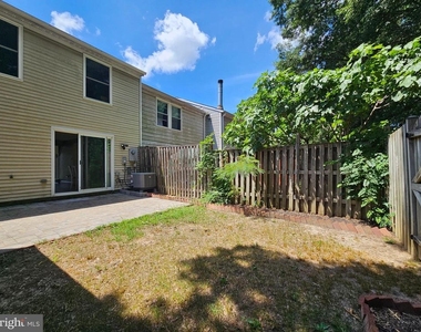 6902 Villa Del Rey Court - Photo Thumbnail 28