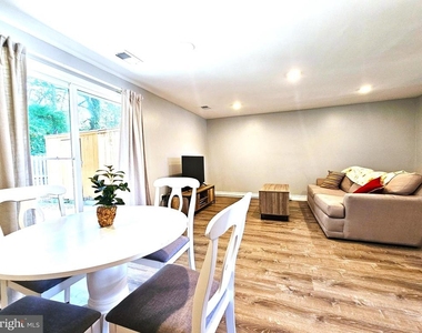 6902 Villa Del Rey Court - Photo Thumbnail 26