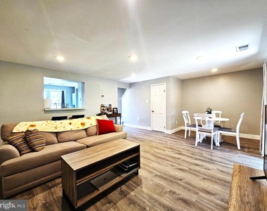 6902 Villa Del Rey Court - Photo Thumbnail 27