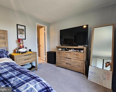6902 Villa Del Rey Court - Photo Thumbnail 19