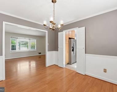 8609 Woodview Drive - Photo Thumbnail 3
