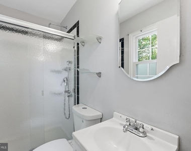 8609 Woodview Drive - Photo Thumbnail 17