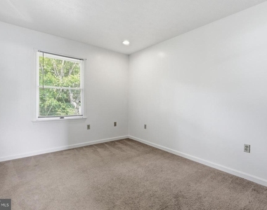 830 Locust Street - Photo Thumbnail 9