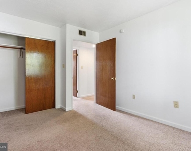 830 Locust Street - Photo Thumbnail 10