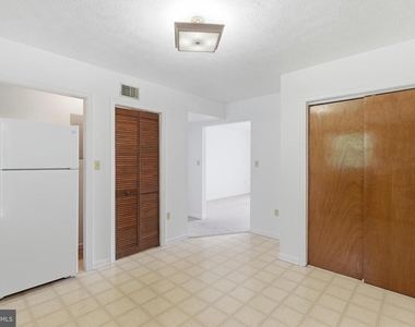830 Locust Street - Photo Thumbnail 7