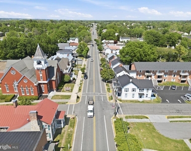 820 Locust Street - Photo Thumbnail 3