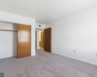 820 Locust Street - Photo Thumbnail 12