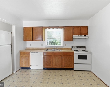 820 Locust Street - Photo Thumbnail 8