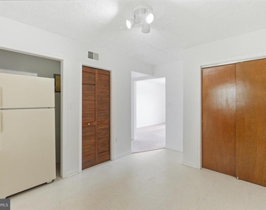 820 Locust Street - Photo Thumbnail 8