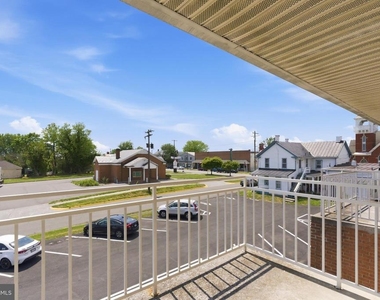 820 Locust Street - Photo Thumbnail 15