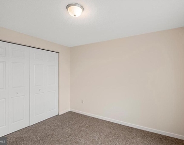 206 Emily Lane - Photo Thumbnail 8