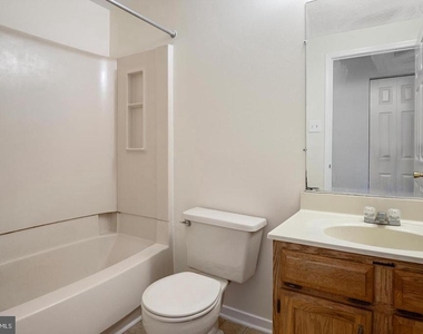 206 Emily Lane - Photo Thumbnail 12