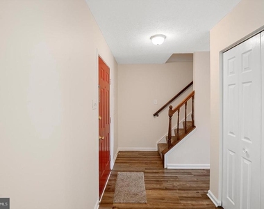 206 Emily Lane - Photo Thumbnail 2
