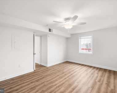 380 Broadview Avenue - Photo Thumbnail 11