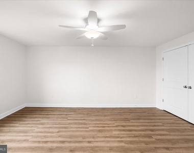 380 Broadview Avenue - Photo Thumbnail 10
